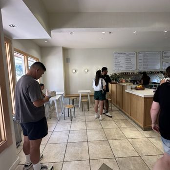 Perfectly Pressed - Waiting area - Juice Bars & Smoothies Near Me - Monterey, California