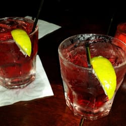 D' Lounge - Great Cape Cods served here!
