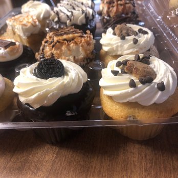 Molly's Cupcakes - All great! - Desserts Near Me - Chicago, Illinois Molly's Cupcakes - All great! - Desserts Near Me - Chicago, Illinois