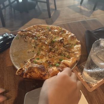 Yard House - BBQ Chicken Pizza - Bars Near Me - Hallandale Beach, Florida Yard House - BBQ Chicken Pizza - Bars Near Me - Hallandale Beach, Florida