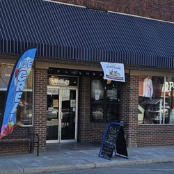 The Happy Hoe Farm Market - Front of The Happy Hoe