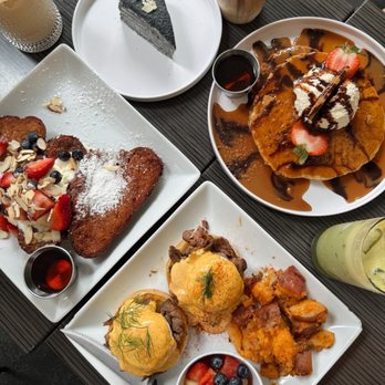 Fambrini's Cafe - French toast / eggs benedict / biscoff pancake - Sandwiches Near Me - Palo Alto, California Fambrini's Cafe - French toast / eggs benedict / biscoff pancake - Sandwiches Near Me - Palo Alto, California