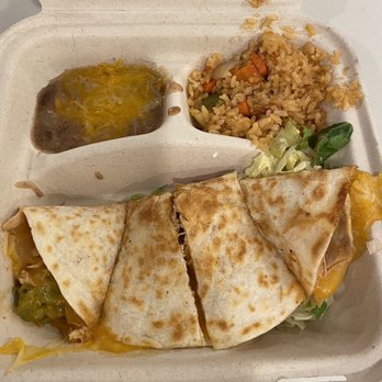 Maria Bonita - Shredded Chicken Quesadilla Plate - Food Trucks Near Me - Honolulu County, Hawaii Maria Bonita - Shredded Chicken Quesadilla Plate - Food Trucks Near Me - Honolulu County, Hawaii