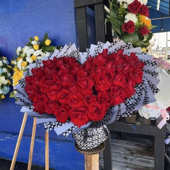 Edgar Flowers - $150 - Florists Near Me - Los Angeles, California Edgar Flowers - $150 - Florists Near Me - Los Angeles, California