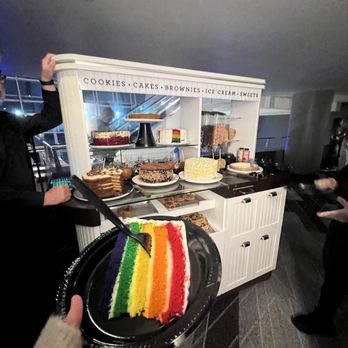 Crypto Arena - dessert cart - Stadiums & Arenas Near Me - Los Angeles, California