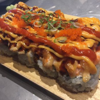 Aki Sushi - Dynamite Roll YUMMY YUMMY! - Sushi Bars Near Me - Kennewick, Washington