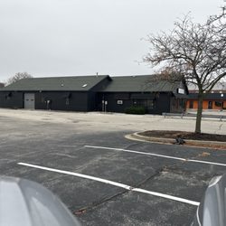 Porky's BBQ & Chicago Kitchen - Empty building.