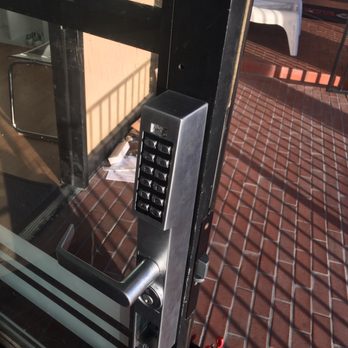24/7 Locksmith Solutions - Buisness door front keypads - Keys & Locksmiths Near Me