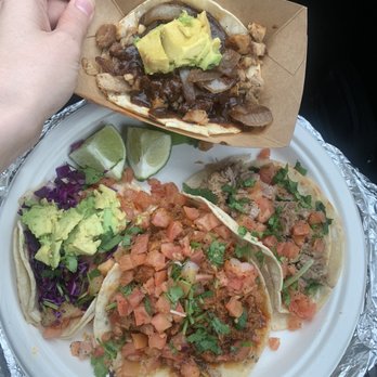 El Camion - Tacos from top clockwise: Pollo mole, carnitas, adobada, shrimp. - Mexican Near Me - Seattle, Washington El Camion - Tacos from top clockwise: Pollo mole, carnitas, adobada, shrimp. - Mexican Near Me - Seattle, Washington