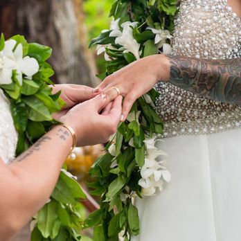 Hawaiian Aloha Blessings - Photo by Debbie Miller - Wedding Planning Near Me