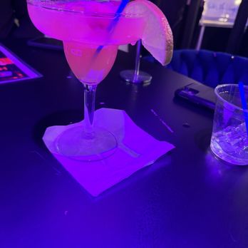 Taste on Pine  - Island Hopper - Lounges Near Me - Atlanta, Georgia
