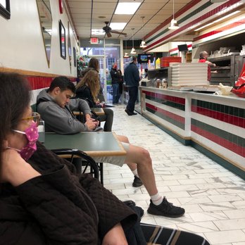 Little Anthony's - Covid19 take out wait 1 hour - Pizza Near Me - Media, Pennsylvania Little Anthony's - Covid19 take out wait 1 hour - Pizza Near Me - Media, Pennsylvania