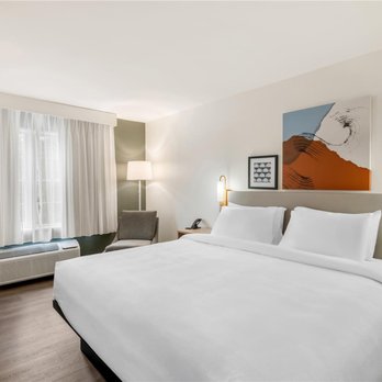 Spark by Hilton Freeport - Guest room - Hotels Near Me - Freeport, Maine Spark by Hilton Freeport - Guest room - Hotels Near Me - Freeport, Maine