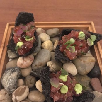 Senia - Cocktail Bars Near Me - Honolulu, Hawaii