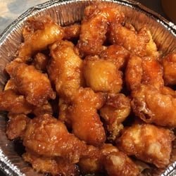 Thai-Ya - The often served and duplicated in many restaurants- Crispy General Tao chicken. In all her golden glory! :P