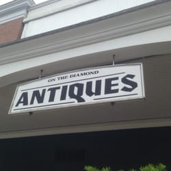 On the Diamond Antiques - The sign