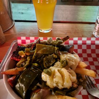 Beer Bar - Andouille sausage, spicy peppers and on fries - Beer Bar Near Me - Salt Lake City, Utah Beer Bar - Andouille sausage, spicy peppers and on fries - Beer Bar Near Me - Salt Lake City, Utah