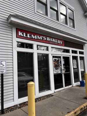 Klemm's Bakery by null