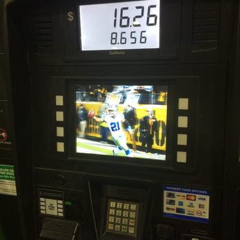 7 Eleven - Watching a Cowboys highlight as I fill up! - Convenience Stores Near Me - El Paso, Texas