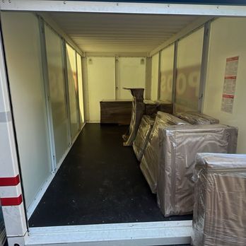 DM MOVERS - Loding the container - Movers Near Me - Arlington, Virginia DM MOVERS - Loding the container - Movers Near Me - Arlington, Virginia