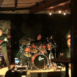 Jack's Roadhouse - The RXS Band puttin' forth some ZZ Top.