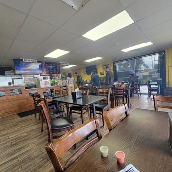 El Rey Tacos Y Mariscos - Smokey inside from grilling Pollo, but they opened the door to air out. - Mexican Near Me - Corona, California El Rey Tacos Y Mariscos - Smokey inside from grilling Pollo, but they opened the door to air out. - Mexican Near Me - Corona, California