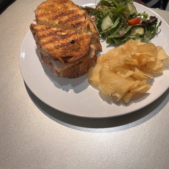 Tilly's - Sandwich with chips and greens - Coffee & Tea Near Me - Fishers, Indiana