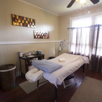2 The Point Acupuncture - Treatment Room 2 - Acupuncture Near Me - Hilo, Hawaii 2 The Point Acupuncture - Treatment Room 2 - Acupuncture Near Me - Hilo, Hawaii