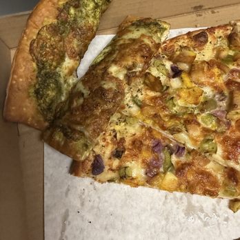 Jojo'z Pizza - Garlic Chicken Pizza (no mushrooms) - Pizza Near Me - Sacramento, California Jojo'z Pizza - Garlic Chicken Pizza (no mushrooms) - Pizza Near Me - Sacramento, California