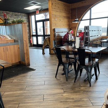 Rick's Barbecue - Dining area - Barbeque Near Me Rick's Barbecue - Dining area - Barbeque Near Me