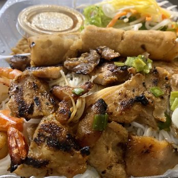 Pho Craze - Chicken, shrimp and egg roll vermicelli plate. You can choose vermicelli or rice for this plate. - Vietnamese Near Me - Pinole, California Pho Craze - Chicken, shrimp and egg roll vermicelli plate. You can choose vermicelli or rice for this plate. - Vietnamese Near Me - Pinole, California