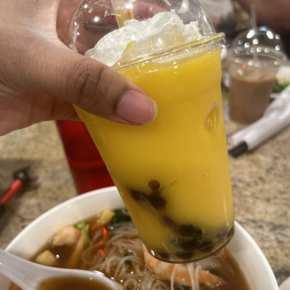 Top Pho Restaurant - Mango boba and medium shrimp pho in beef broth - Vietnamese Near Me - Aurora, Colorado Top Pho Restaurant - Mango boba and medium shrimp pho in beef broth - Vietnamese Near Me - Aurora, Colorado