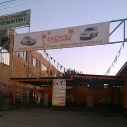 Car Wash La Cacho - Establecimiento sobre Boulevard.