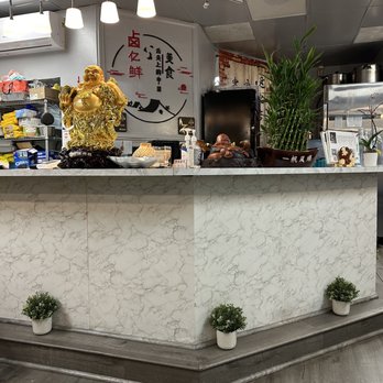 Luyixian - Inside.  They have an extra room with more seats/tables - Shanghainese Near Me - Alhambra, California