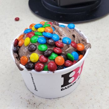 Baskin-Robbins - Purchased at the Lakewood BR an hour later. This is a standard scoop with normal toppings. - Ice Cream & Frozen Yogurt Near Me - Pasadena, California
