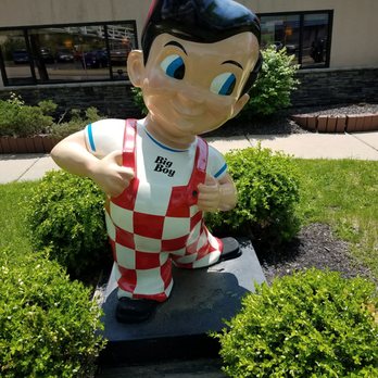 Big Boy - He looks slimmer then he was before.  But still a boy at heart! - Burgers Near Me - Valley View, Ohio