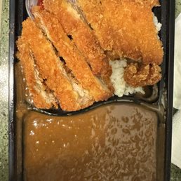 Chicken Katsu curry (perfectly breaded and fried chicken cutlet with thick, flavorful curry roux and delicately chewy rice)