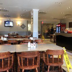 Jade's Paris Restaurant - Dinning room