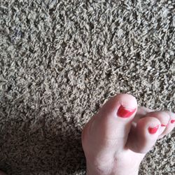 Tips & Toes Salon - Paint on skin