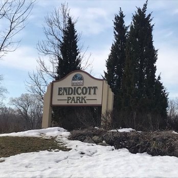 Endicott Park - Sign at road - Tennis Near Me - Brookfield, Wisconsin Endicott Park - Sign at road - Tennis Near Me - Brookfield, Wisconsin