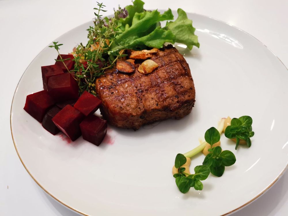 Amron's Gourmet Meats Logo