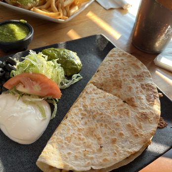 Los Mariachis - Ranchero Quesadilla - Mexican Near Me - Wallingford, Connecticut Los Mariachis - Ranchero Quesadilla - Mexican Near Me - Wallingford, Connecticut