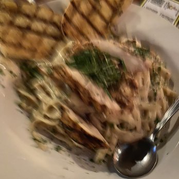 Ye Olde Durty Bird - Chicken Fettuccine Alfredo - American Near Me - Toledo, Ohio Ye Olde Durty Bird - Chicken Fettuccine Alfredo - American Near Me - Toledo, Ohio