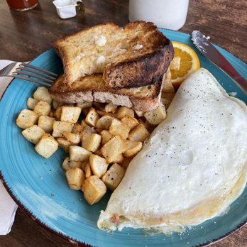 Brunswick Diner - Eggwhite omelette, gluten free toast, home fries. - Diners Near Me - Brunswick, Maine