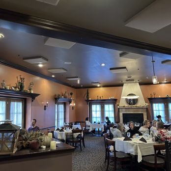 Pane Vino - Open front dining room. - Italian Near Me - Rochester, New York