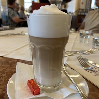 Café Central - Kaffee Verkehrt - Cafes Near Me - Vienna, 9