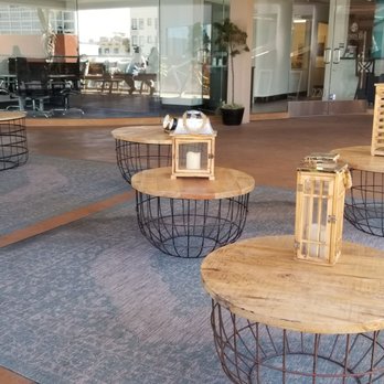 Cody's La Jolla - Waiting area - Breakfast & Brunch Near Me - La Jolla, California