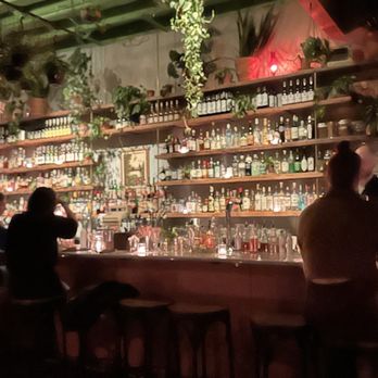 Flamingo Room - people sitting at the bar - Cocktail Bars Near Me - Bend, Oregon