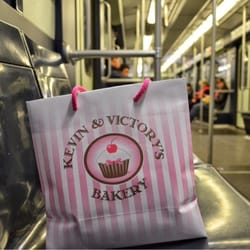 Kevin&Victory's Bakery - Cupcake in the underground