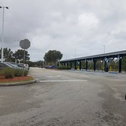 Cypress Creek Station - The South Bound side has all of the parking